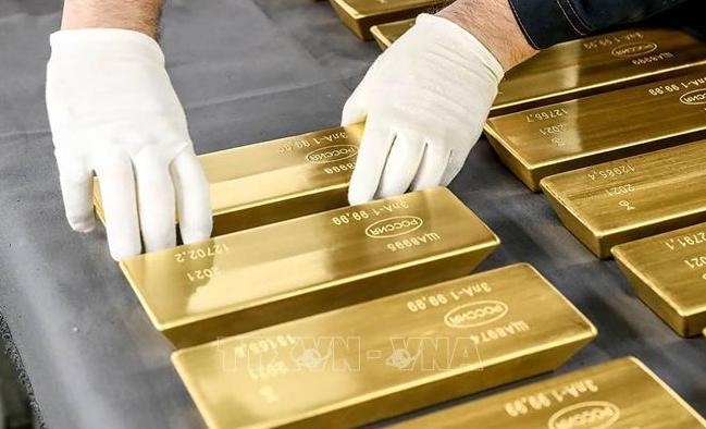 Giá vàng thế giới tăng nhẹ, vẫn thấp hơn vàng SJC 17,65 triệu đồng/lượng